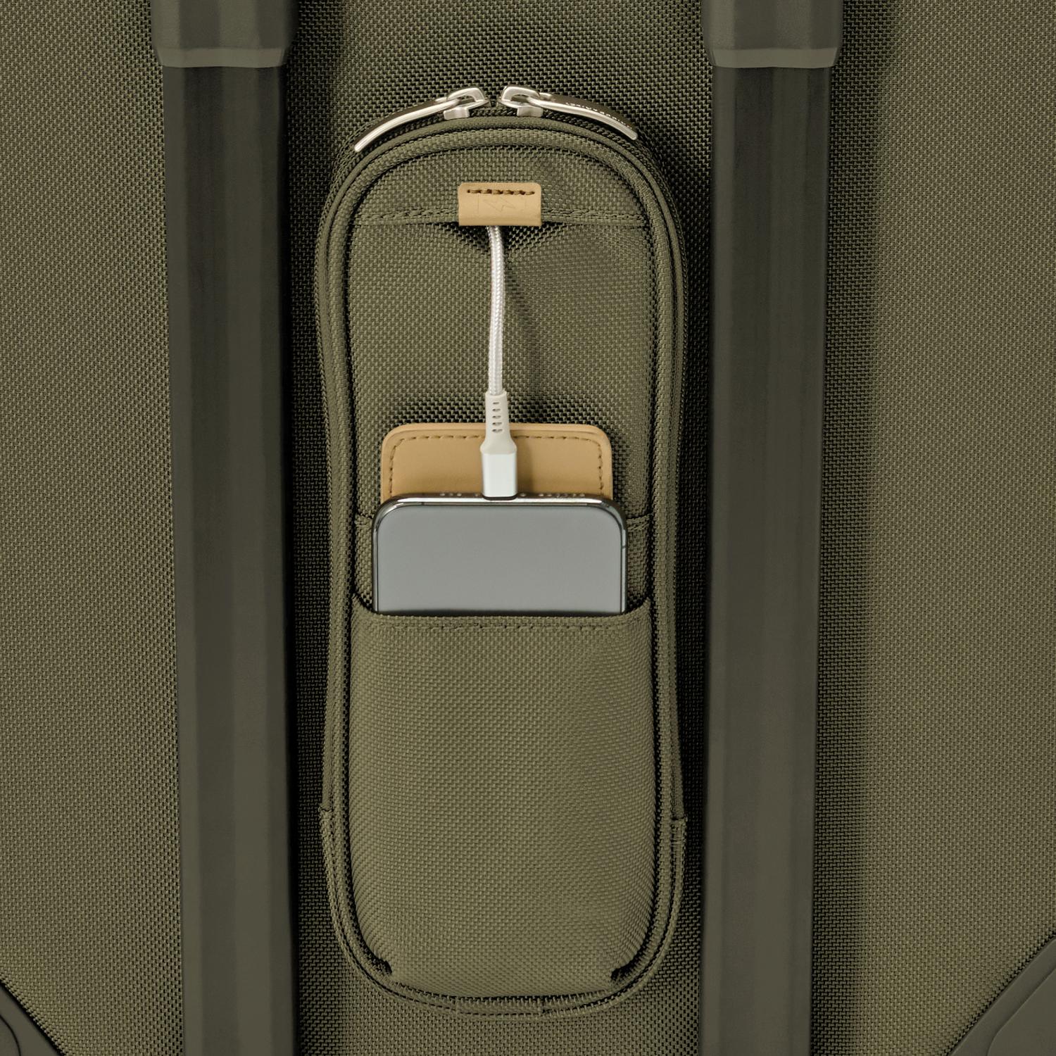 Essential 22" 2-Wheel Expandable Carry-On | BLU122CX