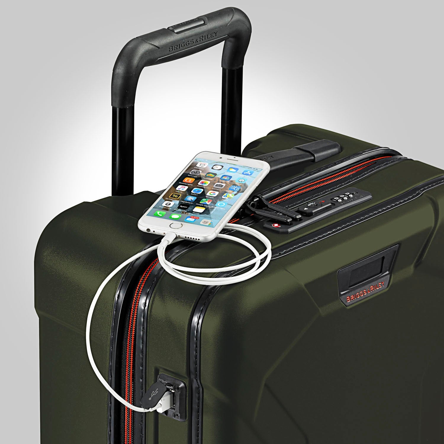 Domestic 22" Carry-On Spinner | QU222SP