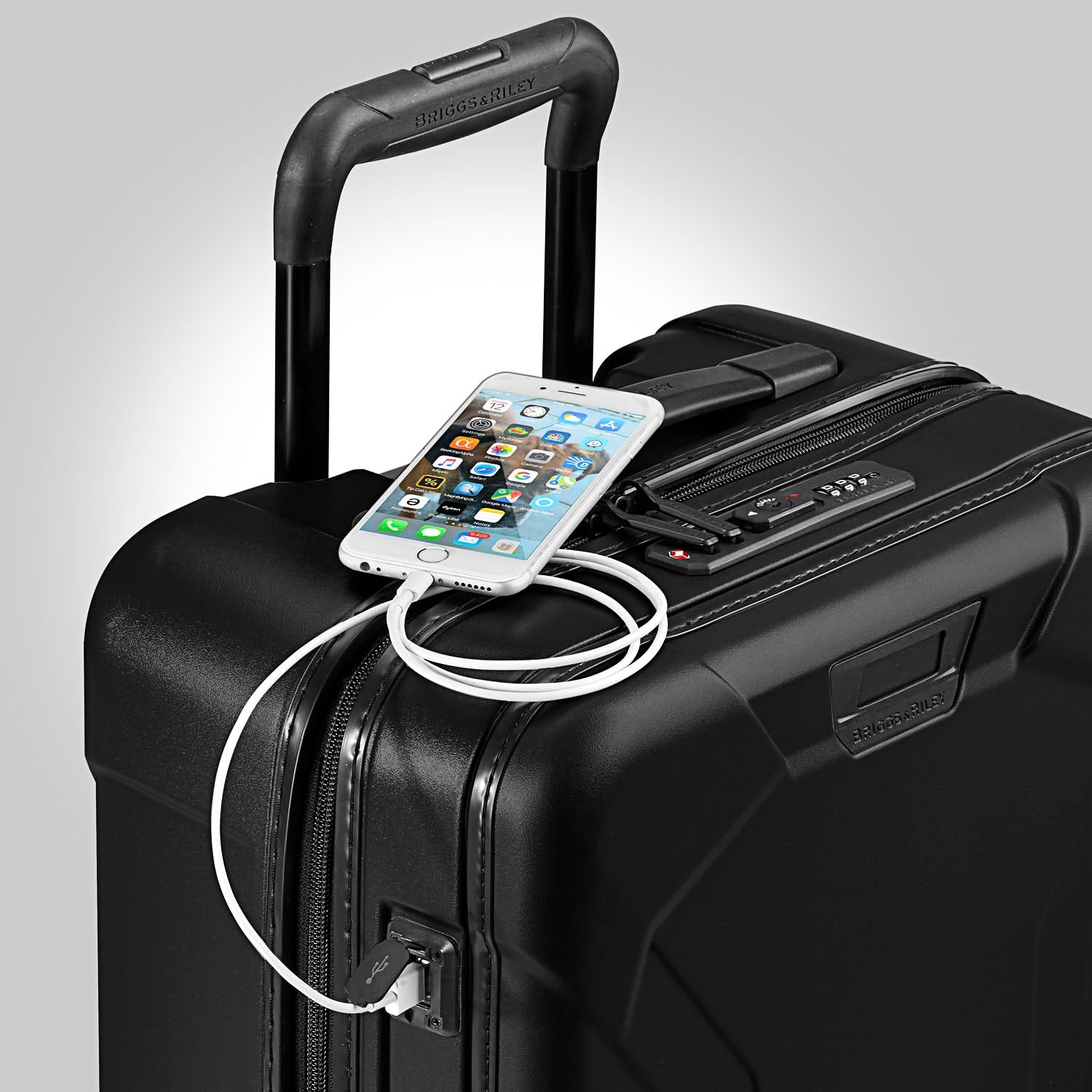 Domestic 22" Carry-On Spinner | QU222SP