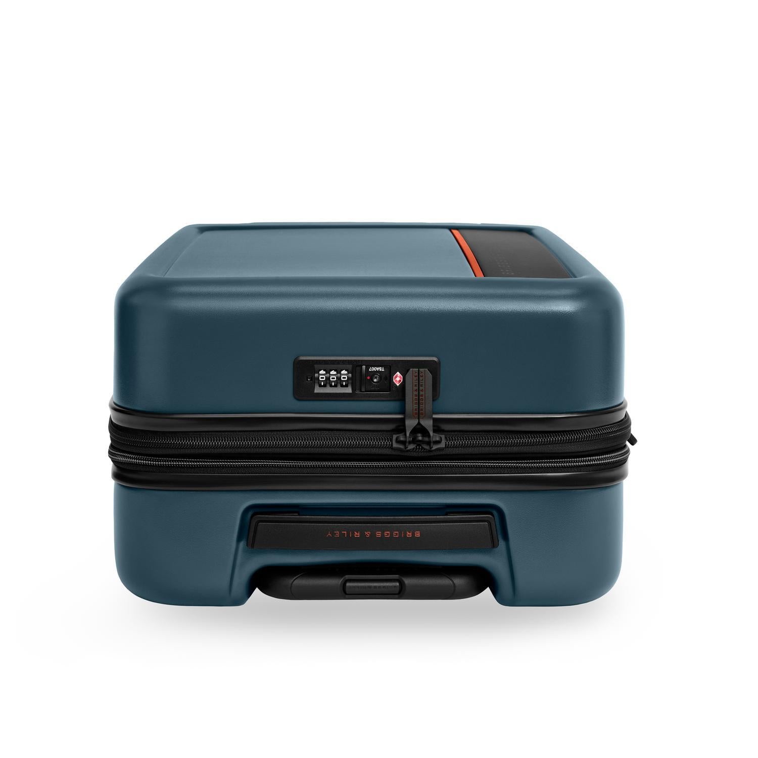 Essential 22“ Hardside Carry-On Expandable Spinner | ZHU222SPX
