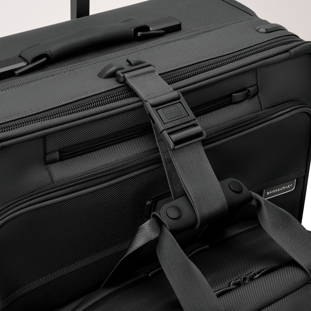 Essential 22" Carry-On Expandable Spinner | BLU122CXSP