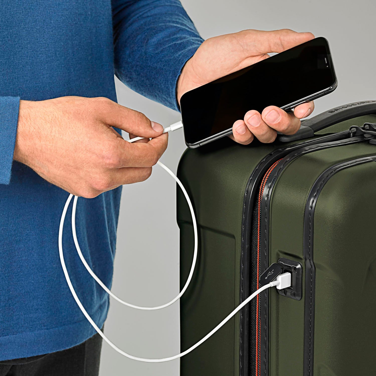 International 21" Carry-On Spinner | QU221SP