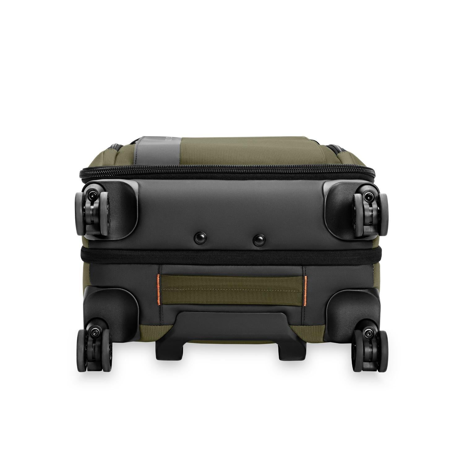 Essential 22" Carry-On Expandable Spinner | ZXU222SPX
