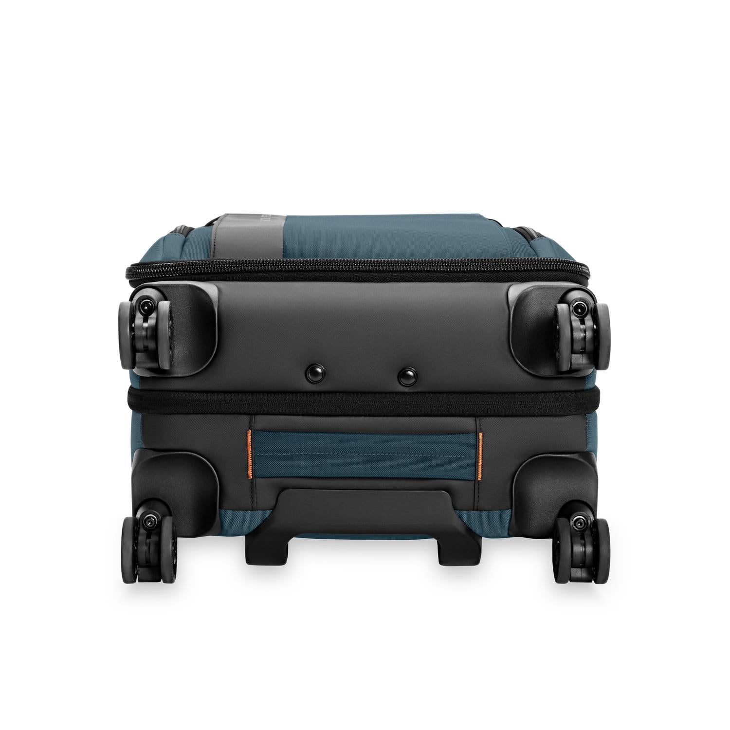 Essential 22" Carry-On Expandable Spinner | ZXU222SPX